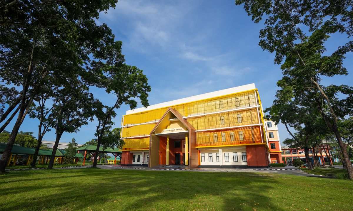 อาคารศาสตราจารย์ ดร. สมบัติ ธำรงธัญวงศ์ (ST)