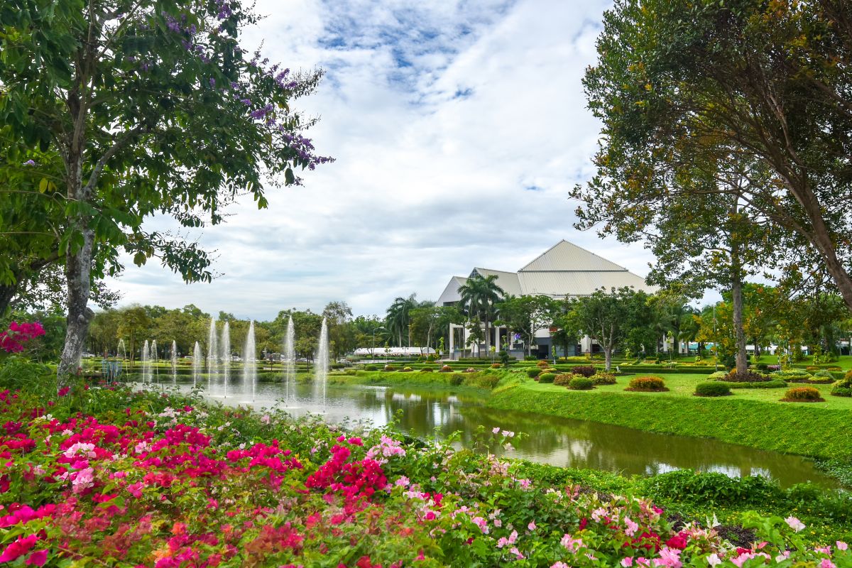 อาคารไทยบุรี